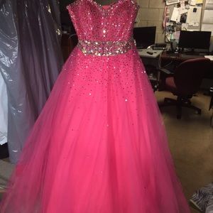 Pretty pink prom dress!!